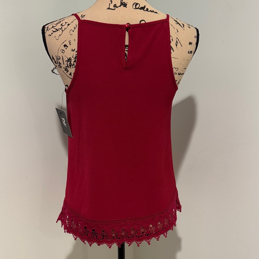 iZ Byer size small Lace-Hem Camisole Tank Top - Picture 4 of 5